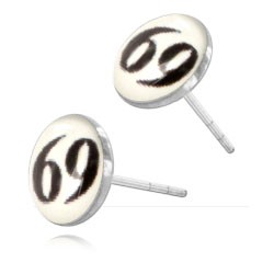 Clous d'oreille argent logo 69 fond blanc